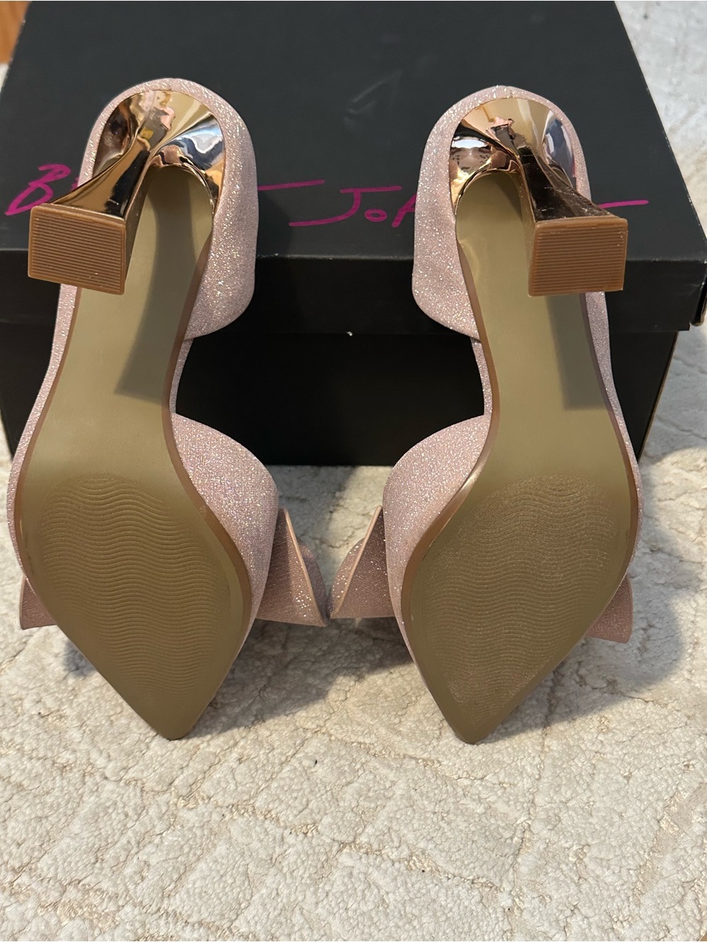 Betsey Johnson Glitter Dusty Pink Pointed-Toe Bow Heels (Champagne) - Picture 4 of 5